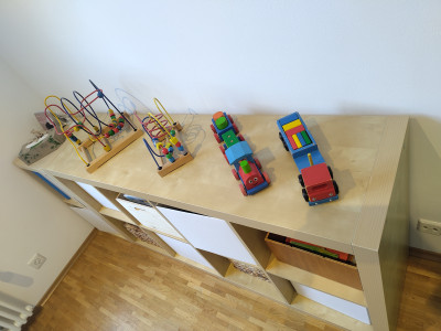 Spielzeugregal
