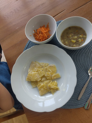 Kartoffeln mit Linsen und Kartotten